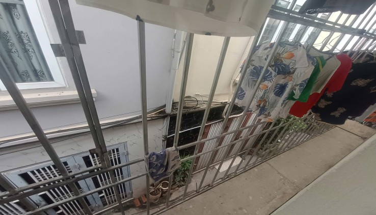 Cần cho thuê nhà ngõ 150 Đông Thiên, Vĩnh Hưng 6tr5, 30m2, 2 tầng, 2 ngủ